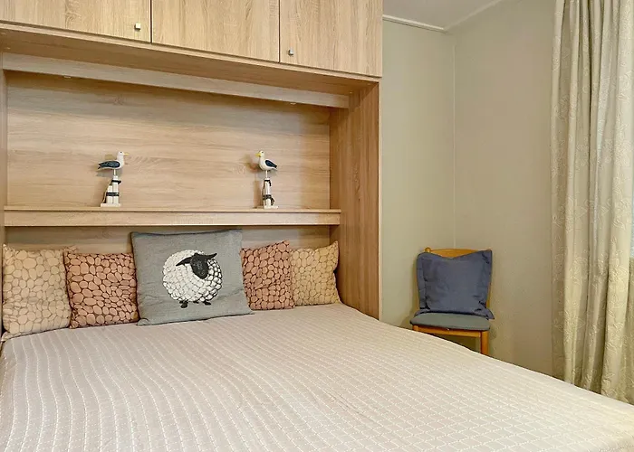 Bohn 'silbermoewe', Mittelstrasse Вик-ауф-Фёр