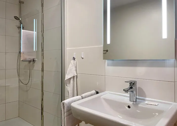 Bohn 'silbermoewe', Mittelstrasse